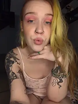 Snapshot of mattiethebaddieee chatting on 02-12-26, 02:44 mattiethebaddieee online show from 02-12-26, 02:44