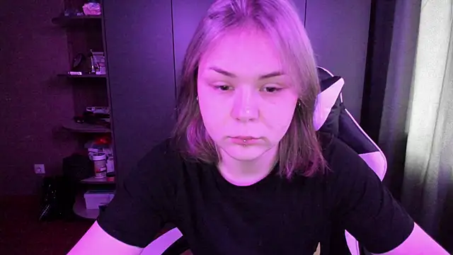 sophia lix online show from 11-16-25, 04:39