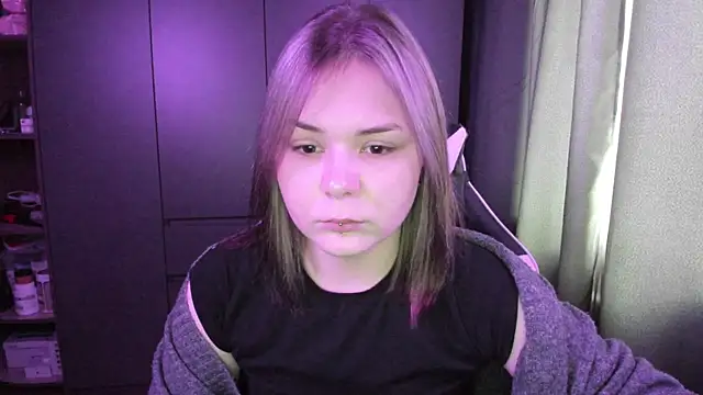 sophia lix online show from 12-22-25, 06:24