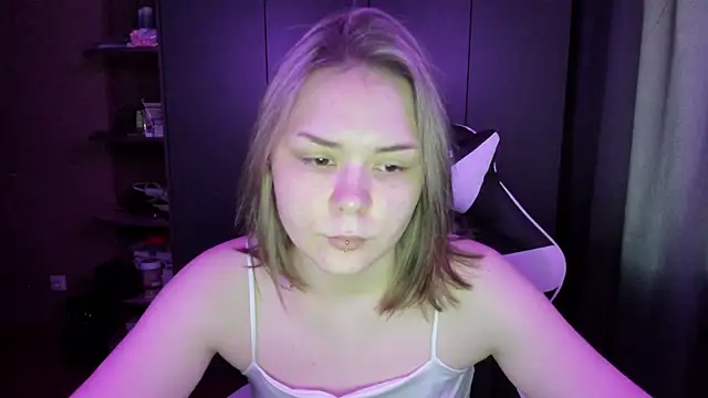 sophia lix online show from 11-19-25, 08:25