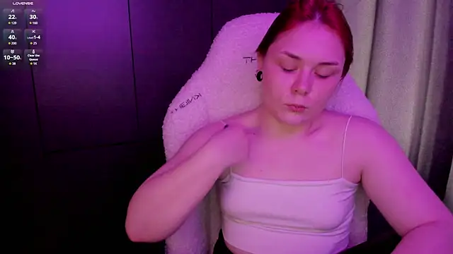 sophia lix online show from 07-18-26, 10:40
