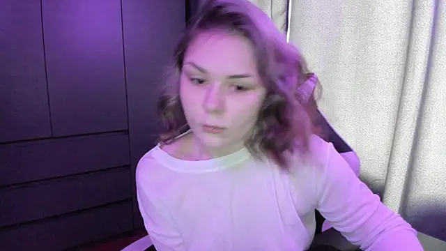 sophia lix online show from 12-16-25, 05:00