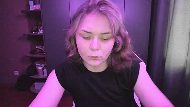 sophia lix online show from 11-24-25, 04:12