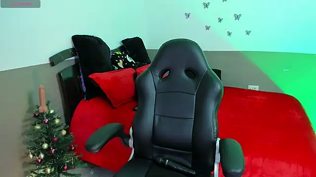 Monserrat Cute  online show from 12-19-25, 11:51