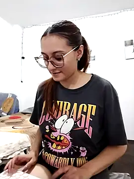 bellastorme04 online show from 04-10-26, 02:40