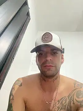 Snapshot of Elbrosss1992 chatting on 03-29-26, 11:45 Elbrosss1992 online show from 03-29-26, 11:45