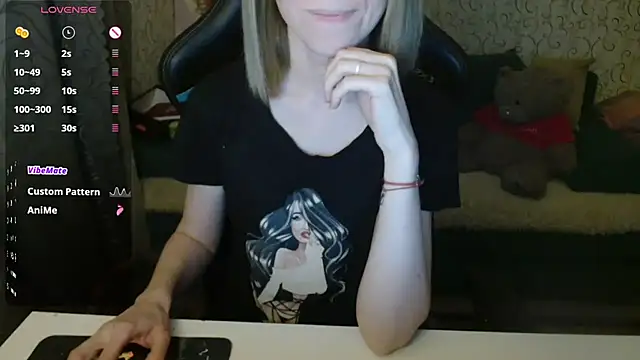  Alisa Allison  online show from 10-28-25, 02:27