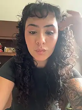 Snapshot of SugarTroubl33 chatting on 03-17-26, 04:21 SugarTroubl33 online show from 03-17-26, 04:21