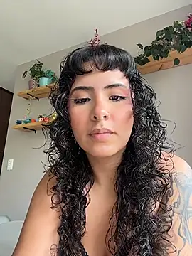 Snapshot of SugarTroubl33 chatting on 04-02-26, 02:13 SugarTroubl33 online show from 04-02-26, 02:13