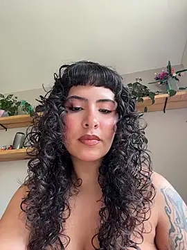 SugarTroubl33 online show from 06-18-26, 02:22