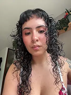 Snapshot of SugarTroubl33 chatting on 02-10-26, 01:10 SugarTroubl33 online show from 02-10-26, 01:10