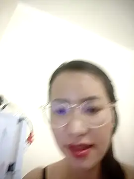 Snapshot of Elsweet123 chatting on 10-28-25, 05:39 Elsweet123 online show from 10-28-25, 05:39