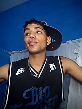 Alex Sweeting online show from 12-01-25, 04:02