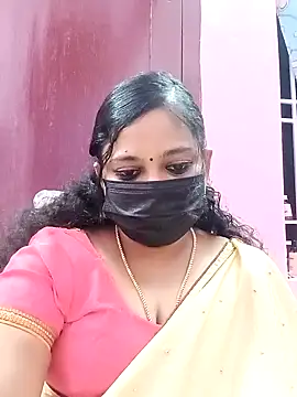 Snapshot of Mandhra28 chatting on 10-28-25, 06:07 Mandhra28 online show from 10-28-25, 06:07