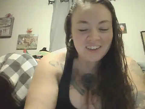 Snapshot of BartenderSteph chatting on 10-27-25, 08:48 BartenderSteph online show from 10-27-25, 08:48