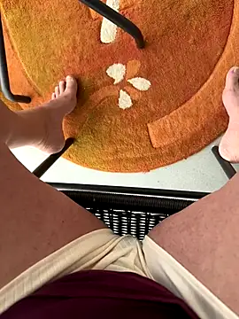 Snapshot of hungrykiten chatting on 11-03-25, 10:41 hungrykiten online show from 11-03-25, 10:41