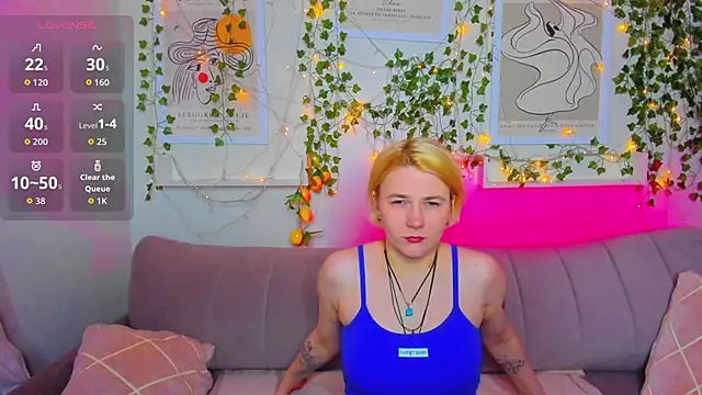 Snapshot of Alice_Maurik chatting on 11-13-25, 11:03 Alice Maurik online show from 11-13-25, 11:03