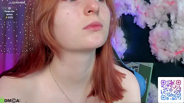 Snapshot of AngelWisee chatting on 12-18-25, 03:11 AngelWisee online show from 12-18-25, 03:11