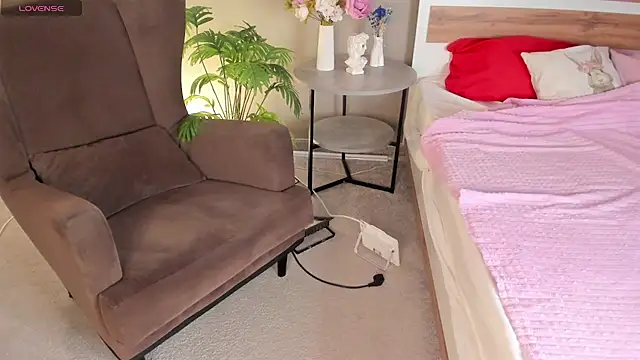AngelWisee online show from 04-27-26, 03:04