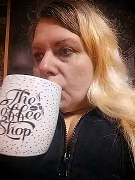 Lana-murr online show from 10-28-25, 06:34