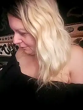 Lana-murr online show from 10-31-25, 07:16