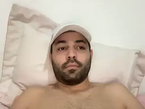 Snapshot of HotCamBR@xh chatting on 10-28-25, 01:43 HotCamBRxh online show from 10-28-25, 01:43