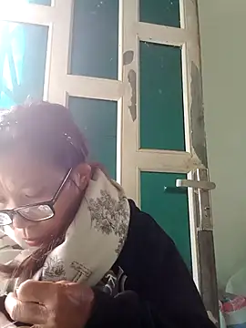 bella-la online show from 12-18-25, 07:02