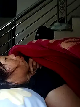 bella-la online show from 12-18-25, 10:35