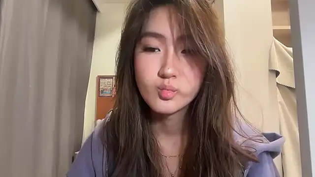 AlishaCheng online show from 01-06-26, 04:55