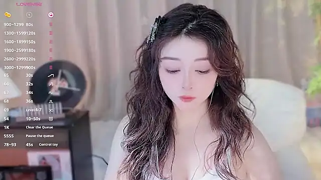 Yiluo95 online show from 02-04-26, 04:46