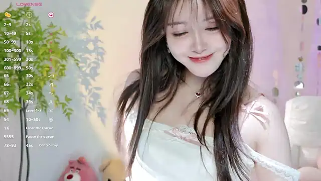 Snapshot of Yiluo95 chatting on 05-11-26, 04:04 Yiluo95 online show from 05-11-26, 04:04