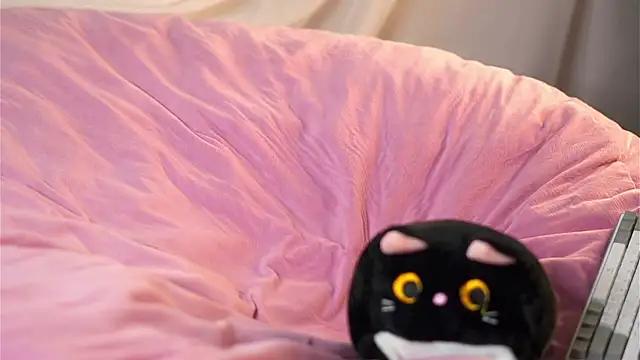 YettaCalabria online show from 11-10-25, 11:15