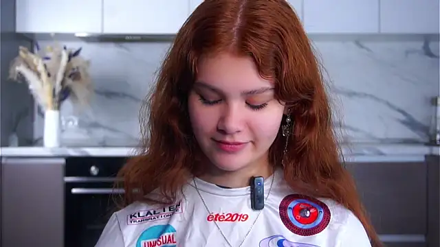 YettaCalabria online show from 12-18-25, 11:25