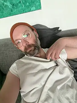 Snapshot of edgarmachtsderbe chatting on 01-15-26, 10:29 edgarmachtsderbe online show from 01-15-26, 10:29