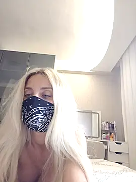 Snapshot of Sweet_xxBuse chatting on 06-10-26, 09:27 Sweet xxBuse online show from 06-10-26, 09:27