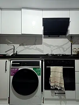 Snapshot of Sweet_xxBuse chatting on 10-28-25, 10:09 Sweet xxBuse online show from 10-28-25, 10:09