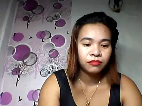 Snapshot of Honeyjean_30 chatting on 10-27-25, 02:40 Honeyjean 30 online show from 10-27-25, 02:40