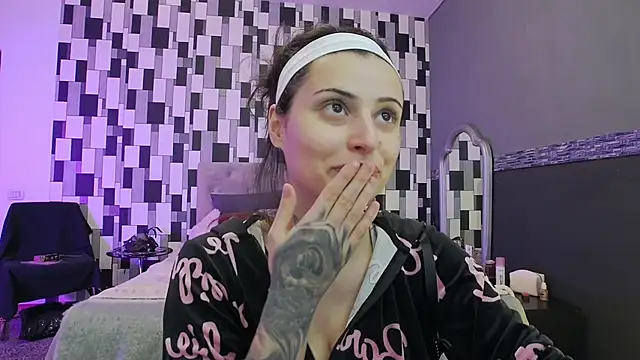 venusinylons online show from 11-27-25, 12:38