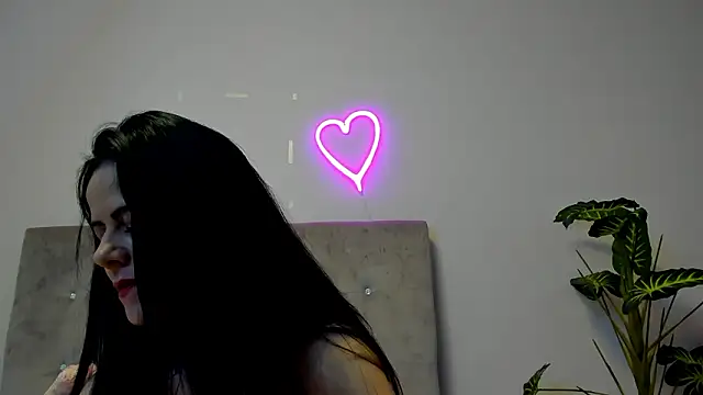 Snapshot of brianaflynt chatting on 02-15-26, 07:35 brianaflynt online show from 02-15-26, 07:35