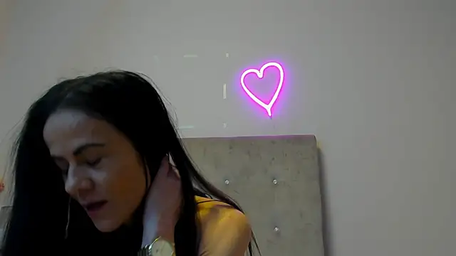 Snapshot of brianaflynt chatting on 02-16-26, 07:23 brianaflynt online show from 02-16-26, 07:23