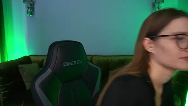 Snapshot of NaughtyNurseVibe chatting on 10-30-25, 07:06 NaughtyNurseVibe online show from 10-30-25, 07:06