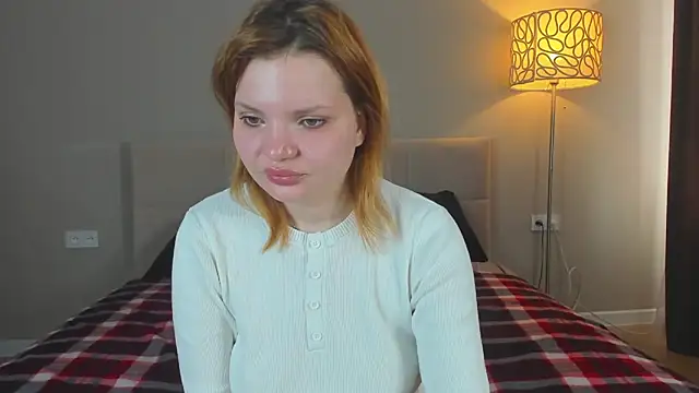 Snapshot of babyyullii chatting on 05-05-26, 01:30 babyyullii online show from 05-05-26, 01:30