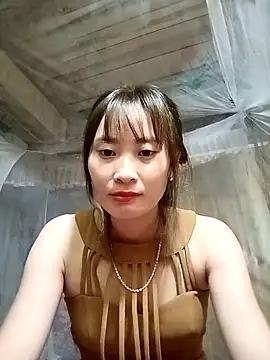 Snapshot of Em_xinh01 chatting on 10-30-25, 01:53 Em xinh01 online show from 10-30-25, 01:53