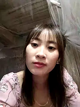 Snapshot of Em_xinh01 chatting on 10-31-25, 02:57 Em xinh01 online show from 10-31-25, 02:57
