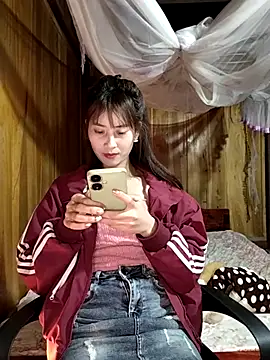 Em xinh01 online show from 12-21-25, 01:35