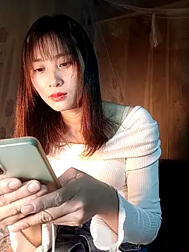 Em xinh01 online show from 12-05-25, 12:15