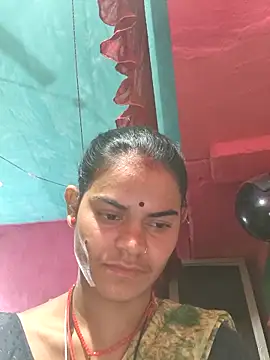 Snapshot of Suneeta_cut420 chatting on 11-18-25, 04:32 Suneeta cut420 online show from 11-18-25, 04:32