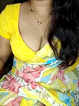 shreyareddy99 online show from 04-20-26, 04:08