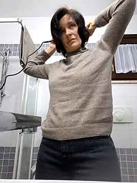 Snapshot of Piediniecollant chatting on 12-20-25, 06:16 Piediniecollant online show from 12-20-25, 06:16