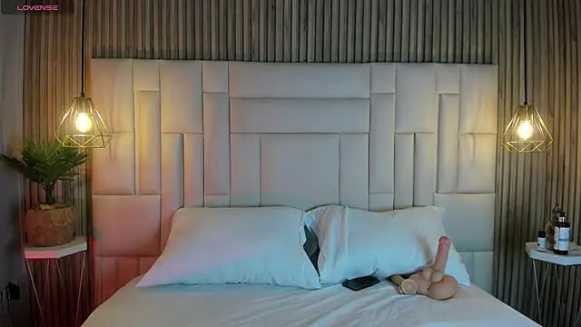 VenuzSofia online show from 12-04-25, 10:42